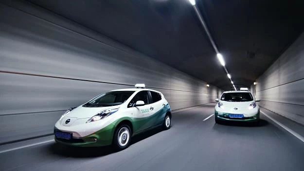 Nissan Leaf przechodzi testy jako taksówka w różnych miastach