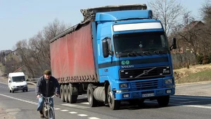 Wojna między rowerzystami i kierowcami przybiera na sile