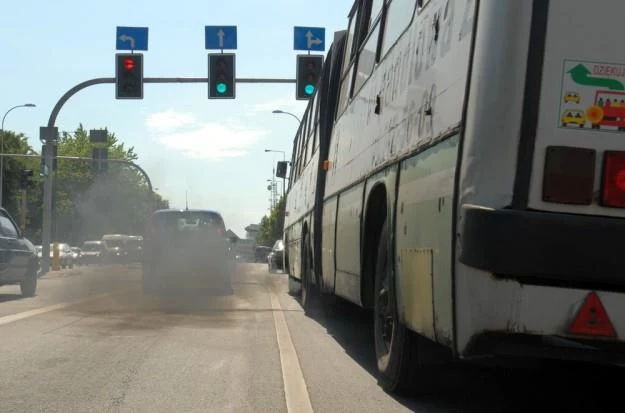 Nowe rozwiązanie pozwoli wyeliminować z ruchu trujące pojazdy / Fot: Michał Kość