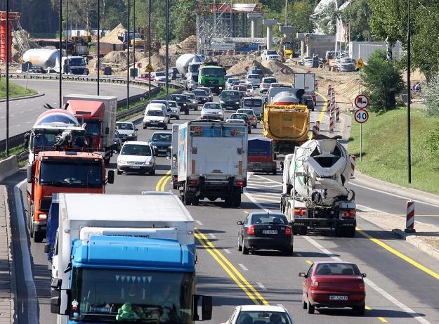 Kierowcy płacą opłatę paliwową i za autostrady. To za mało? / Fot: Wojciech Traczyk