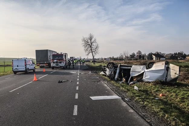 Miejsce zderzenia nieoznakowanego fiata z mercedesem