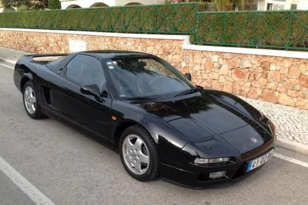 Honda NSX, która niegdyś należała do Ayrtona Senny