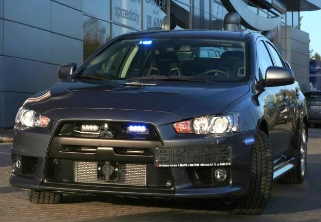 Policyjny Mitsubishi Lancer Evo X