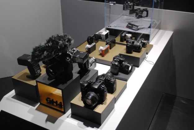 Rodzina aparatów marki Panasonic z modelem GH4 na czele Rodzina aparatów marki Panasonic z modelem GH4 na czele