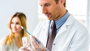 Badanie polega na pobraniu wymazu, który poddaje się szczegółowej analizie