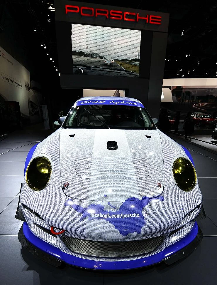 Porsche 911 GT3 R Hybrid Facebook Race Car Porsche 911 GT3 R Hybrid Facebook Race Car