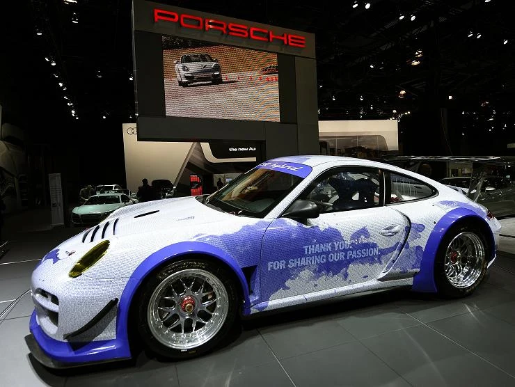 Porsche 911 GT3 R Hybrid Facebook Race Car Porsche 911 GT3 R Hybrid Facebook Race Car