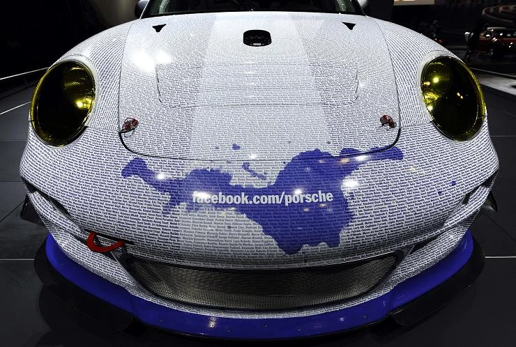 Porsche 911 GT3 R Hybrid Facebook Race Car Porsche 911 GT3 R Hybrid Facebook Race Car