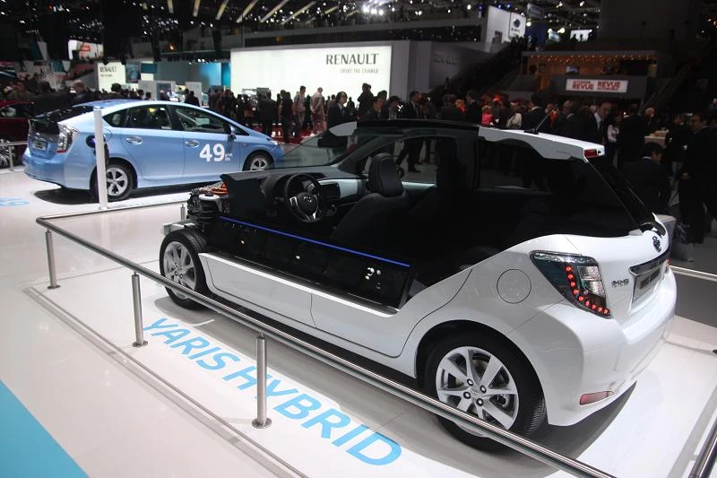 Hybrydowy yaris, premiera Toyoty w Genewie