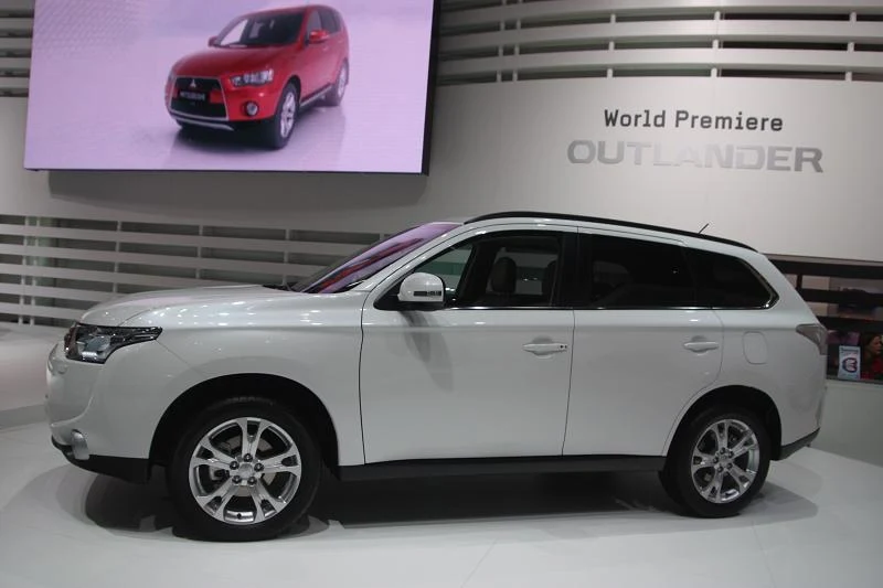 Nowe mitsubishi outlander