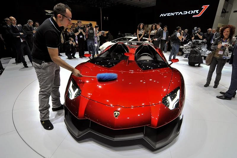 Lamborghini Aventador J