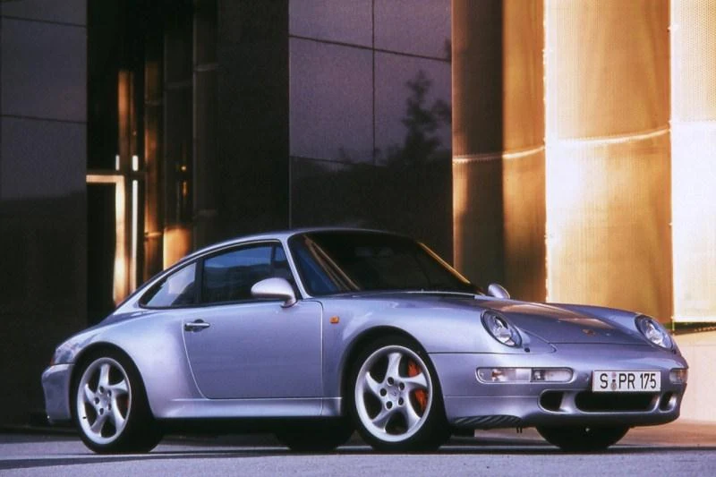 Porsche 911 Carrera (rok 1997). Porsche 911 Carrera (rok 1997).