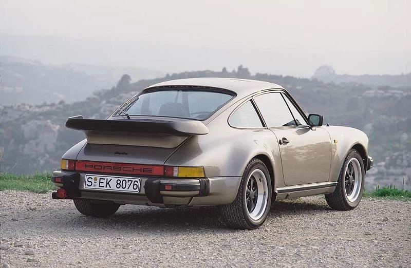 911 Turbo 3.3. Coupé (rok 1982) 911 Turbo 3.3. Coupé (rok 1982)