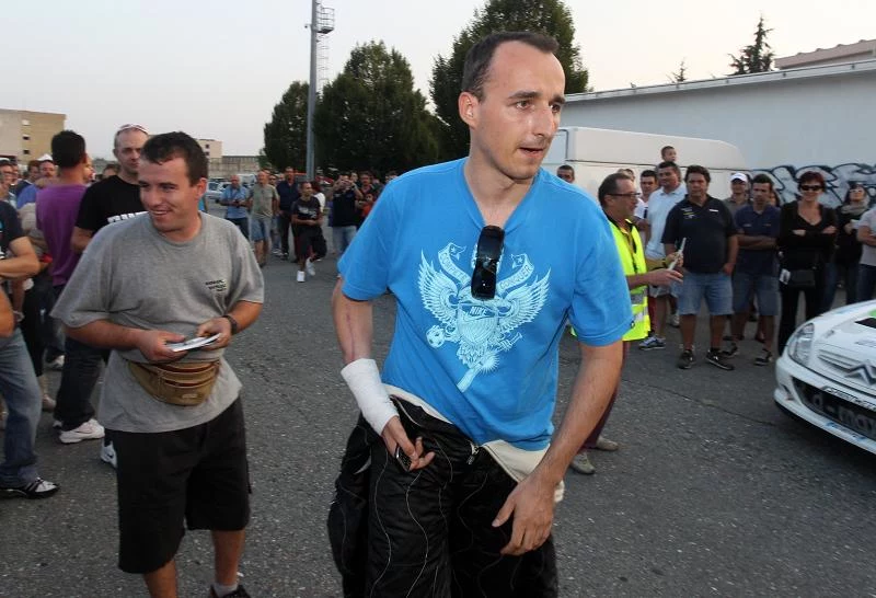 Prawa ręka Polaka jeszcze nie jest w pełni sprawna Prawa ręka Polaka jeszcze nie jest w pełni sprawna