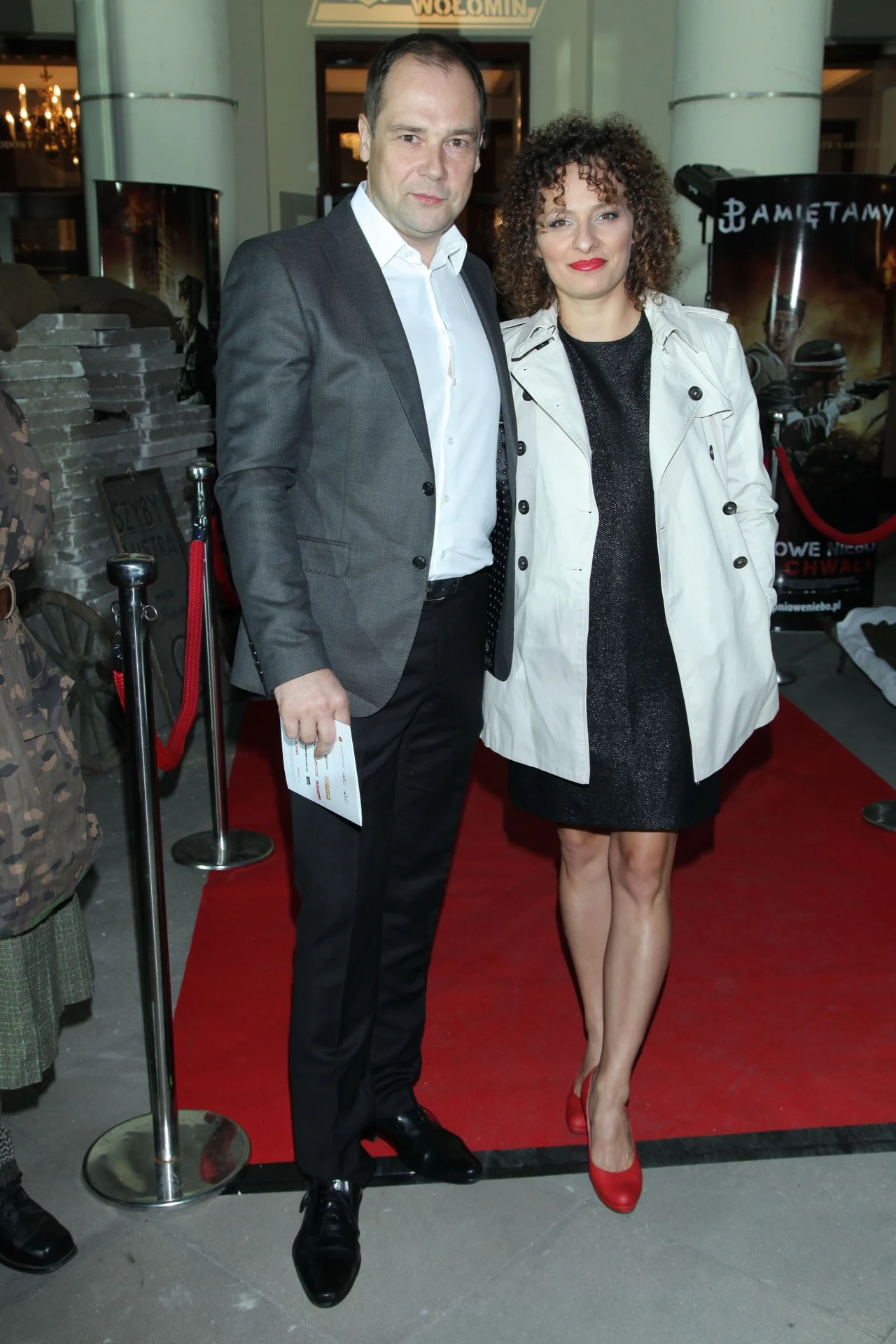 Jarosław Kulczycki ze swoją narzeczoną Dorotą na premierze filmu "Sierpniowe niebo" Jarosław Kulczycki ze swoją narzeczoną Dorotą na premierze filmu "Sierpniowe niebo"