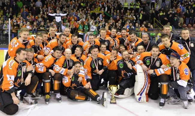 Jastrzębianie już po pierwszej tercji trzeciego meczu prowadzili 5-0 Jastrzębianie już po pierwszej tercji trzeciego meczu prowadzili 5-0