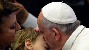 Papież spotkał się z osobami głuchoniemymi i niewidomymi