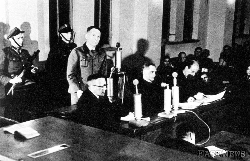 Rudolf Hoess zeznaje przed Najwyższym Trybunałem Narodowym Rudolf Hoess zeznaje przed Najwyższym Trybunałem Narodowym