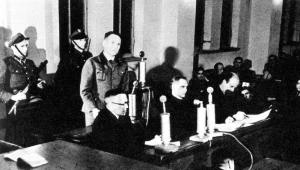 Rudolf Hoess zeznaje przed Najwyższym Trybunałem Narodowym