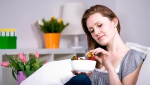 Nadciąga sezon na maliny, truskawki i jagody. Warto włączyć je do swojego menu