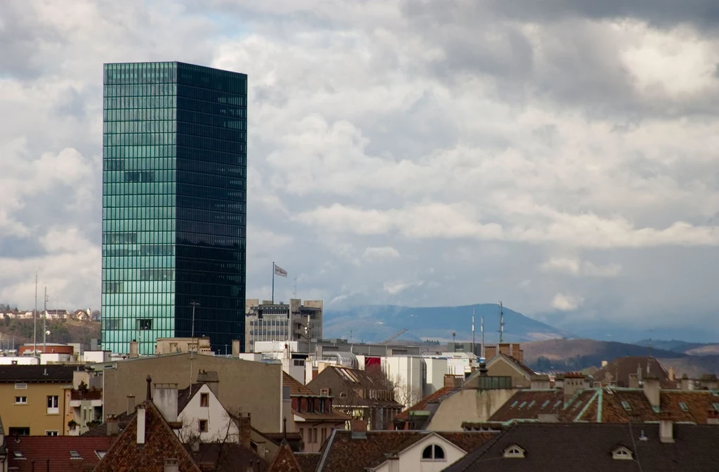 Wieża Messeturm (Targowa) góruje nad Bazyleą