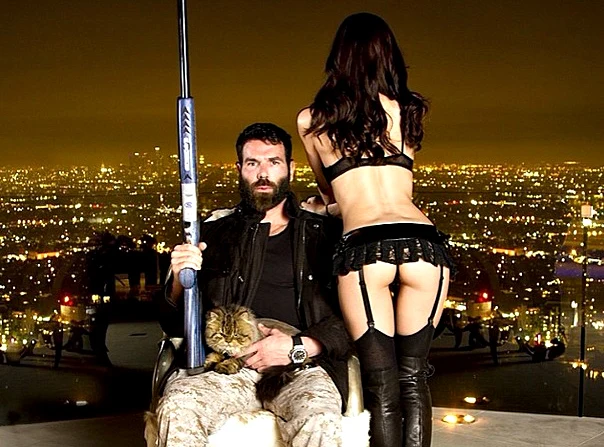 Dan Bilzerian - człowiek, który spełnił już chyba wszystkie swoje marzenia Dan Bilzerian - człowiek, który spełnił już chyba wszystkie swoje marzenia