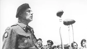 Generał Władysław Anders przemawia do żołnierzy (rok 1943)