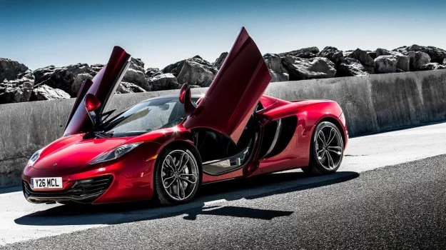 W ciągu trzech lat McLaren zbudował około 3500 egzemplarzy modelu 12C w wersji coupe i spyder.