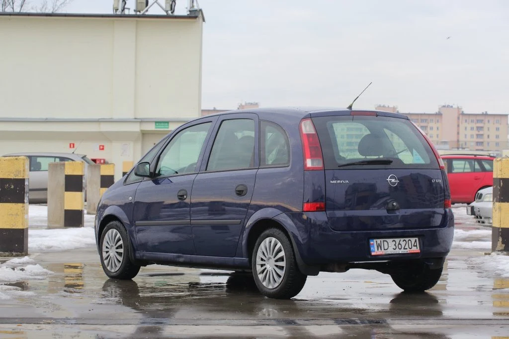 "Wcześniej użytkowałem Corsę i poszukiwałem oszczędnego, ale bardziej przestronnego auta. Meriva była idealną propozycją. Szkoda tylko, że awaryjną".