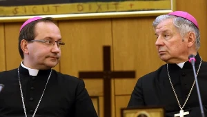 Koordynator generalny Komitetu Organizacyjnego na ŚDM bp Damian Muskus oraz delegat KEP na ŚDM bp Henryk Tomasik 