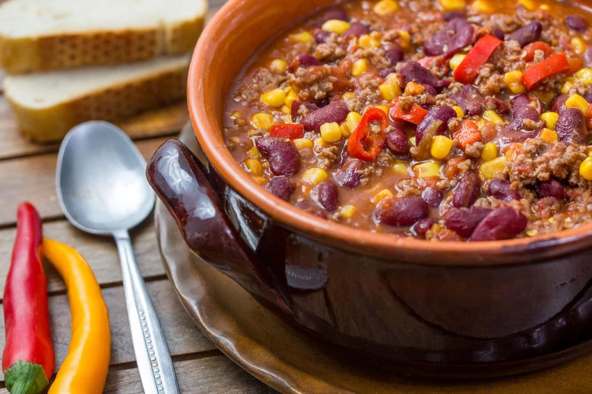 Chili con carne - mięso mielone z czerowną fasolą i pomidorami na ostro