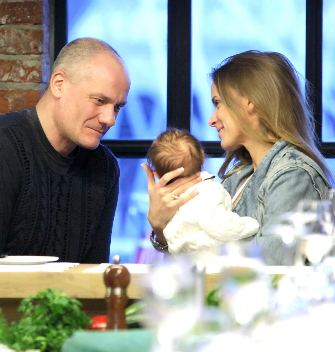 Piotr Zelt i Monika Ordowska z córką Amelią Piotr Zelt i Monika Ordowska z córką Amelią