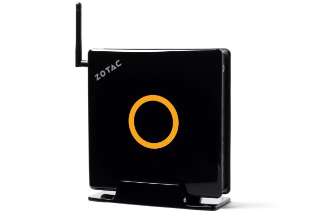 Zotac ZBOX EI750 - niewielki komputer. Antena służy do komunikacji Wi-Fi (ale możemy ją odkręcić)