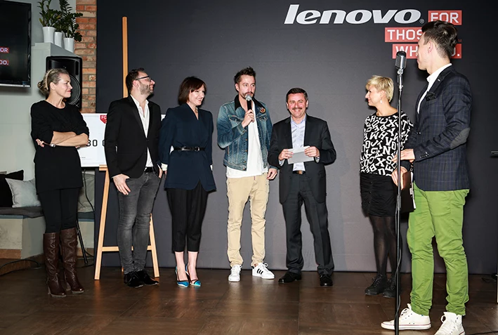 Każdy z finałowej piątki otrzymał w nagrodę elegancki i nowoczesny Lenovo Yoga Tablet pracujący w trzech trybach: „Trzymaj w dłoni”, „Połóż”, „Postaw” nawet do 18 godzin na jednym naładowaniu baterii. Każdy z finałowej piątki otrzymał w nagrodę elegancki i nowoczesny Lenovo Yoga Tablet pracujący w trzech trybach: „Trzymaj w dłoni”, „Połóż”, „Postaw” nawet do 18 godzin na jednym naładowaniu baterii.