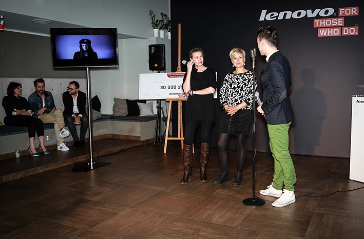 Internauci oraz Lidia Popiel, Olka Osadzińska, Łukasz Jemioł i Novika wybrali następnie pięć osób, które wykonało prace finałowe oceniane przez użytkowników Facebooka. Internauci oraz Lidia Popiel, Olka Osadzińska, Łukasz Jemioł i Novika wybrali następnie pięć osób, które wykonało prace finałowe oceniane przez użytkowników Facebooka.