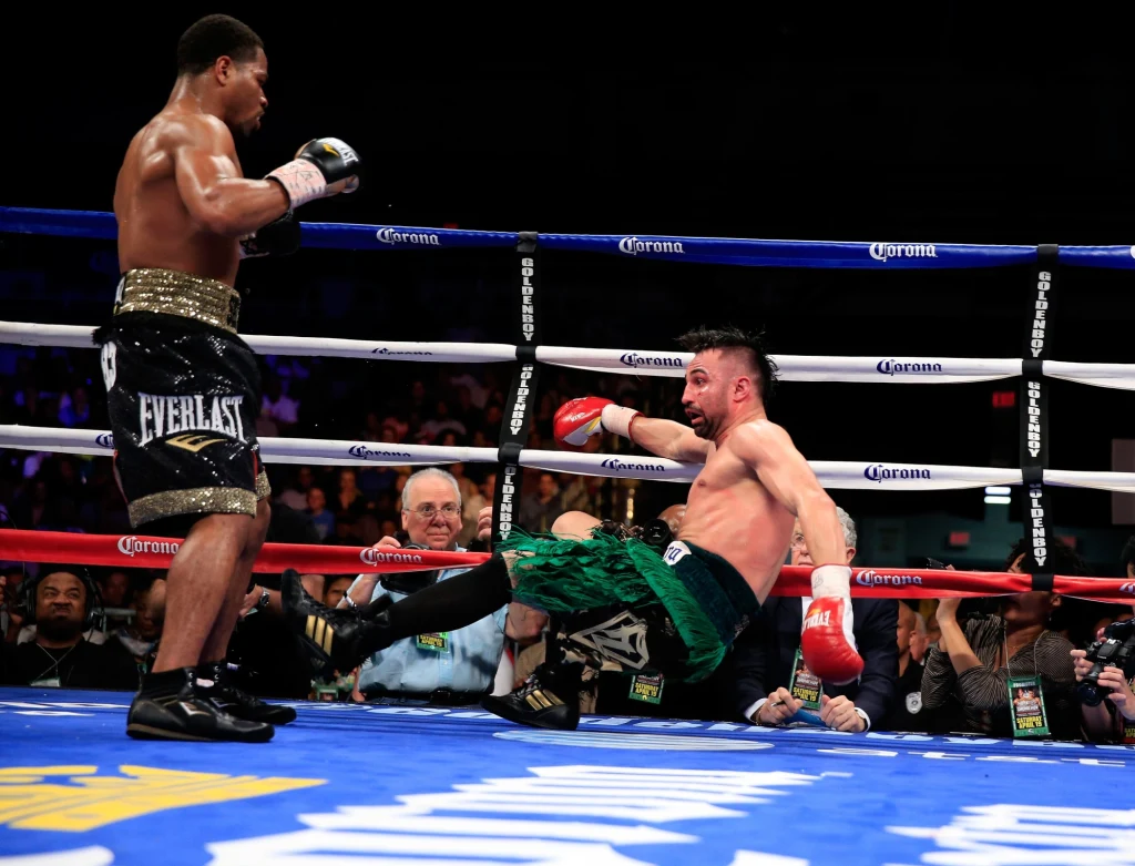 Shawn Porter (z lewej) nie dał szans Paulowi Malignaggiemu Shawn Porter (z lewej) nie dał szans Paulowi Malignaggiemu