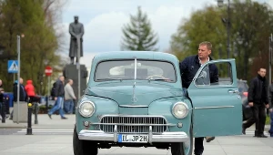 Marek Schramm jedzie na kanonizację Jana Pawła II samochodem warszawa M20, należącym niegdyś do Karola Wojtyły