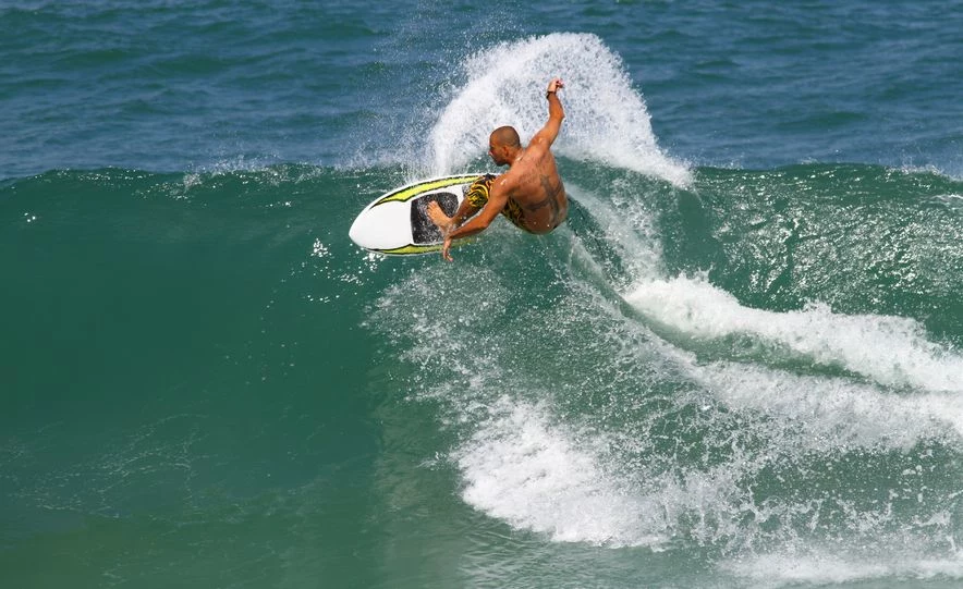 Aby uprawiać surfing wcale nie trzeba być atletą