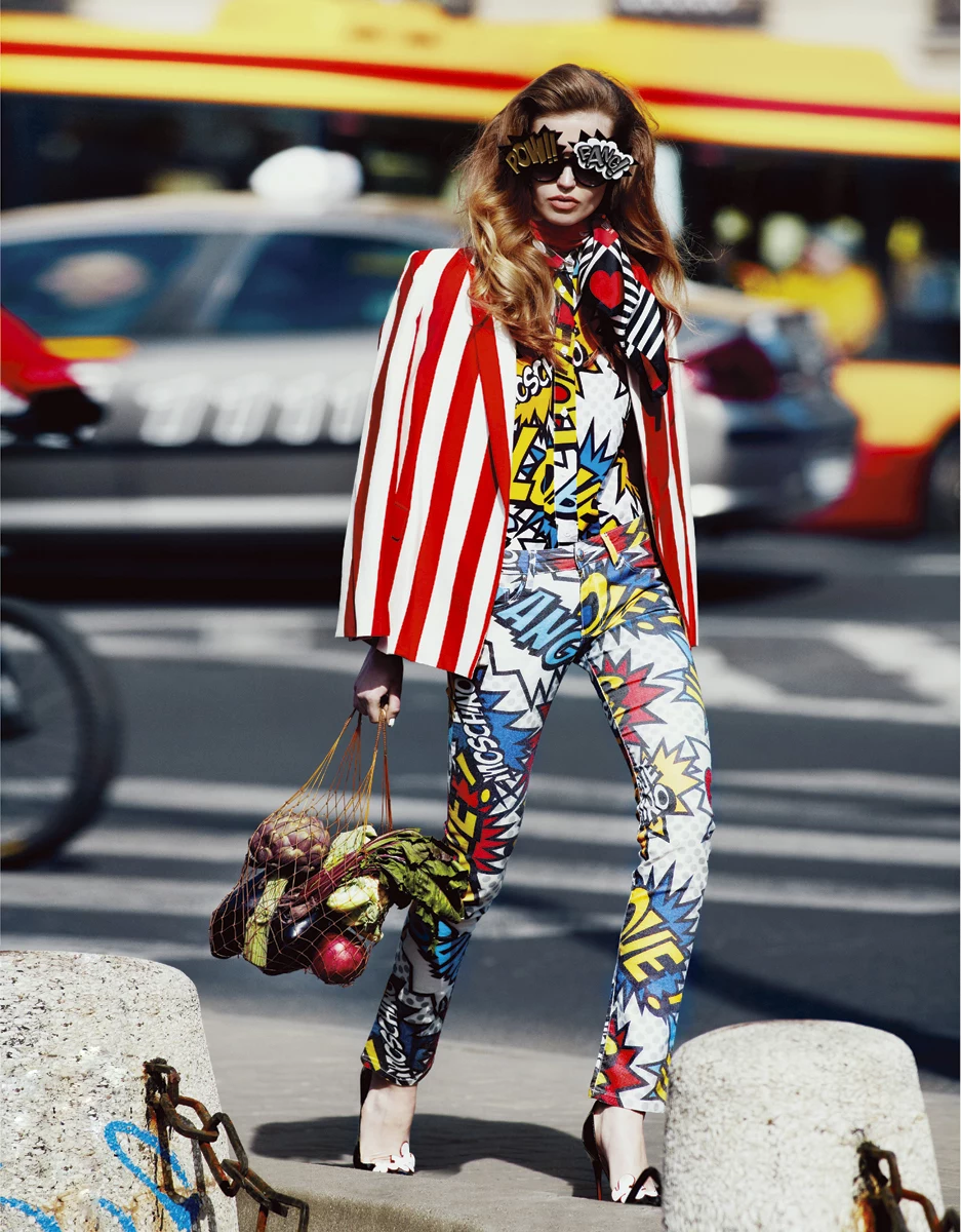 Koszula i dżinsy Love Moschino, apaszka Moschino Cheap & Chic, marynarka Robert Rodriguez, lakierowane szpilki Christian Louboutin, okulary Kiki Mikado Koszula i dżinsy Love Moschino, apaszka Moschino Cheap & Chic, marynarka Robert Rodriguez, lakierowane szpilki Christian Louboutin, okulary Kiki Mikado