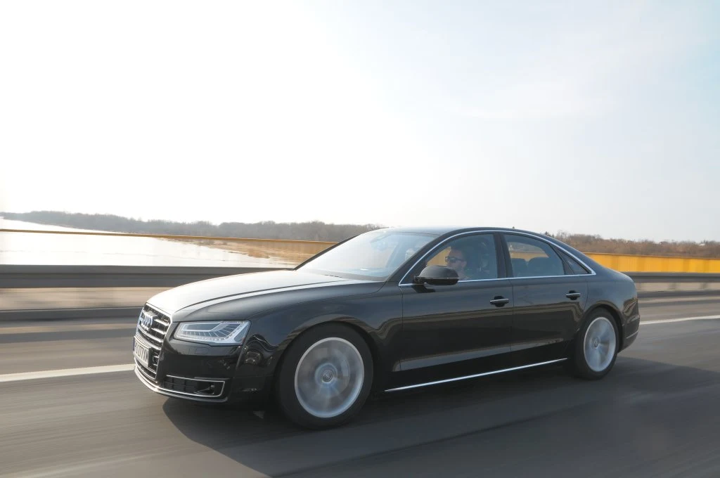 Audi A8 3.0 TDI Clean Diesel quattro