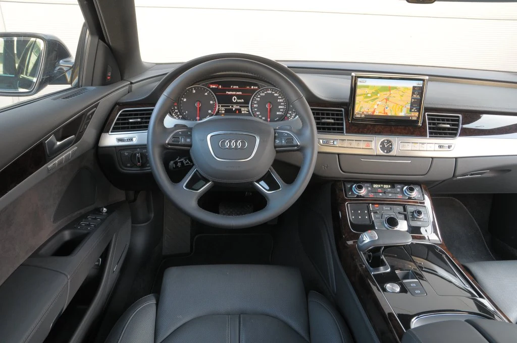 Audi A8 3.0 TDI Clean Diesel quattro