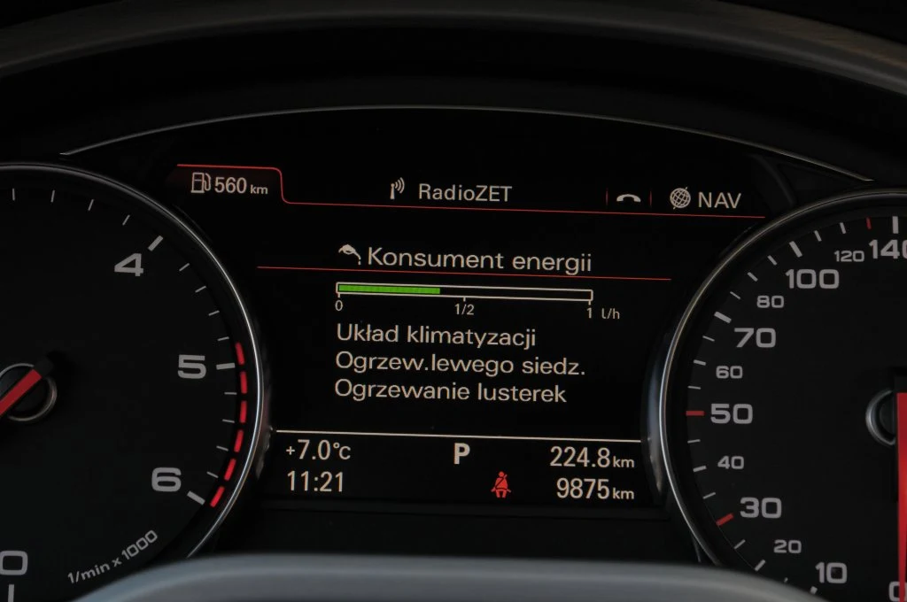 Komputer wyświetla urządzenia, które najbardziej zwiększają zużycie paliwa.