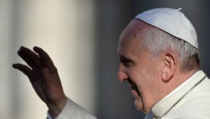 "Pokładam nadzieję w papieżu Franciszku, że nie zrobi z kanonizacji jakiejś fety czy show"