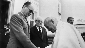 Zdjęcie z drugiej pielgrzymki papieza Jana Pawla II do Polski.