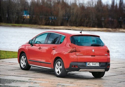 Peugeot 3008 (od 2010 r.) to 5-osobowy minivan z przednim napędem. Ma oszczędne diesle i estetycznie wykończone wnętrze. Z czasem zagrozi dominacji Renault Scenic w tym segmencie.