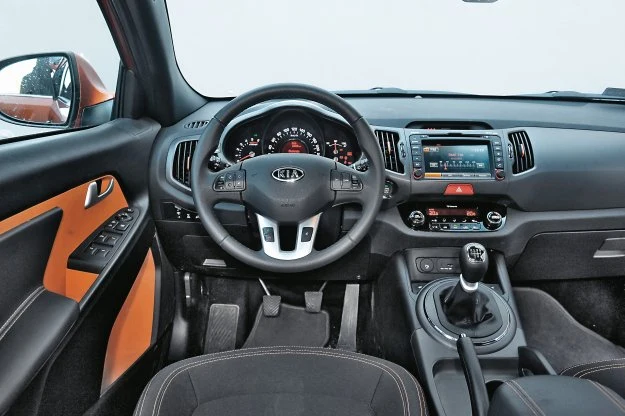Kia Sportage w wersji XL: ekran centralny to wyposażenie seryjne.