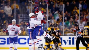 Radość hokeistów Montreal Canadiens po zdobyciu zwycięskiego gola przez P.K. Subbana 