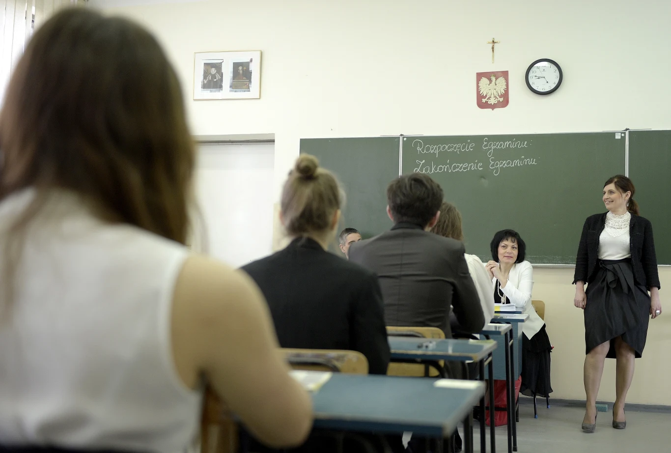 Uczniowie II Liceum Ogólnokształcącego im. prof. Kazimierza Morawskiego w Przemyślu na chwilę przed rozpoczęciem egzaminu maturalnego.