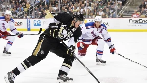 Jewgienij Małkin w meczu z New York Rangers