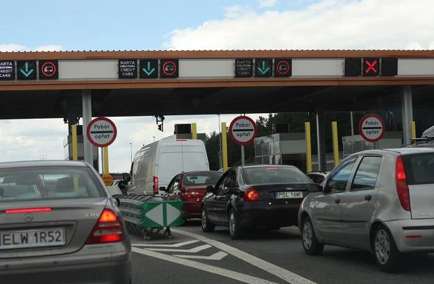 Korki na bramkach podważają sens jazdy autostradą / Fot: Stanisław Kowalczuk